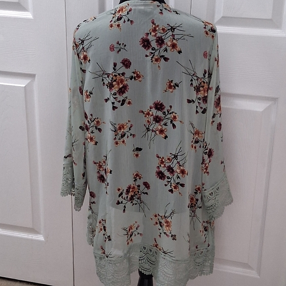 Rewind Open Floral Kimono/Cover Up   Size M - Picture 3 of 13